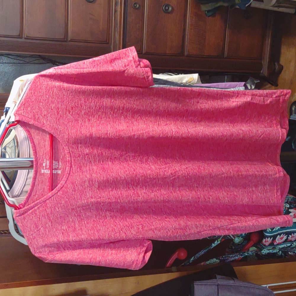 Blue star brand tee shirt. XL. EUC. Polyester/spandex. Raspberry color.